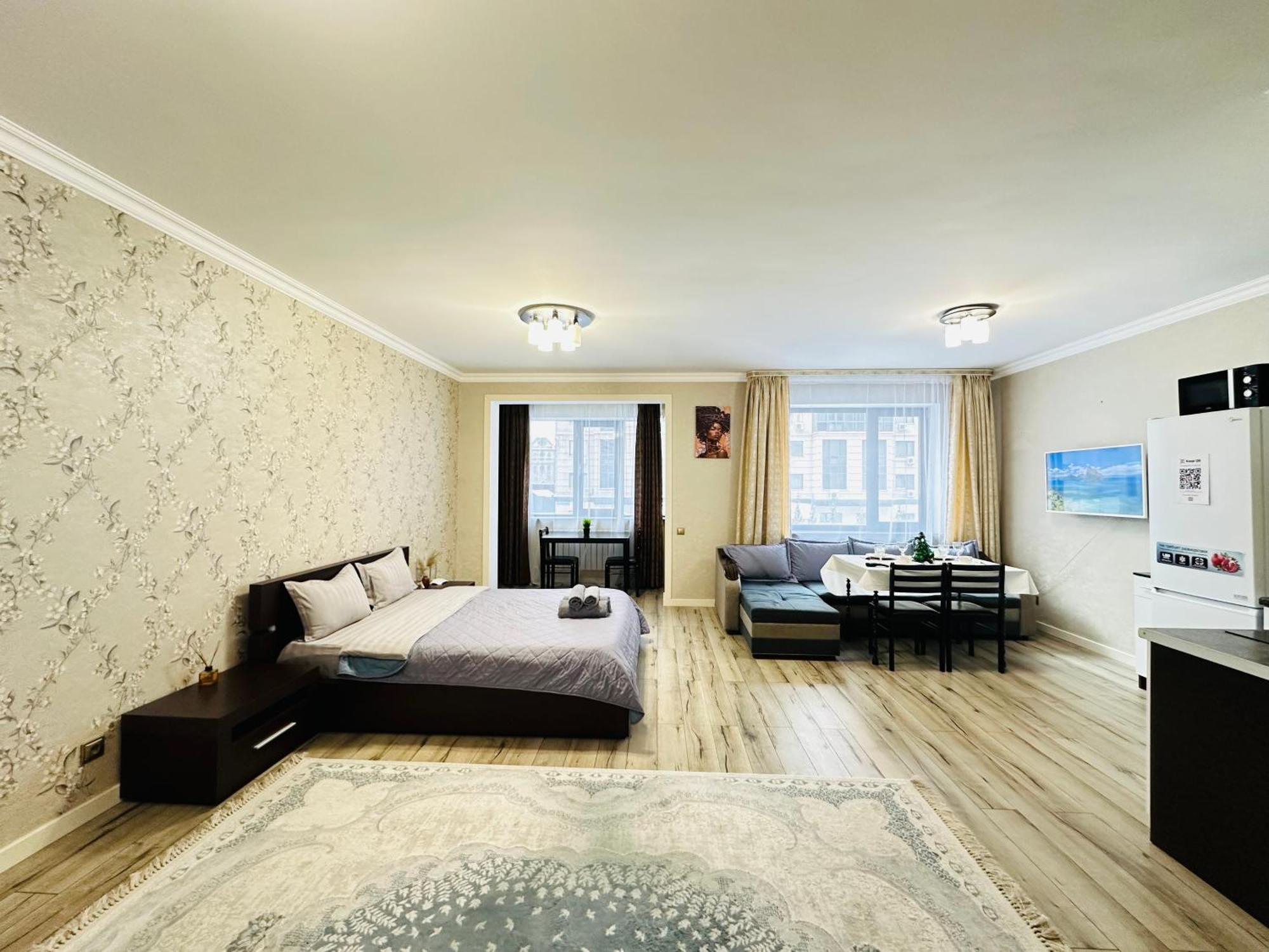 Апартаменти Vostochnyi Park Apartament In The Center Of Алмати Екстер'єр фото