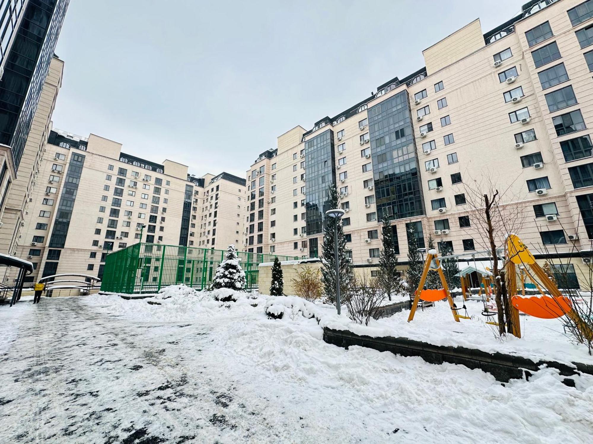 Апартаменти Vostochnyi Park Apartament In The Center Of Алмати Екстер'єр фото