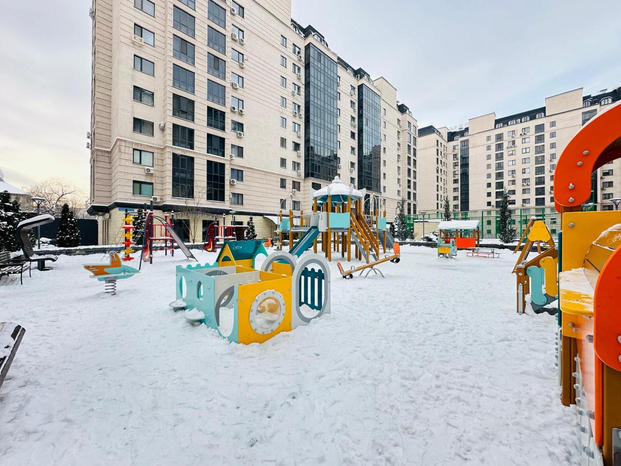 Апартаменти Vostochnyi Park Apartament In The Center Of Алмати Екстер'єр фото